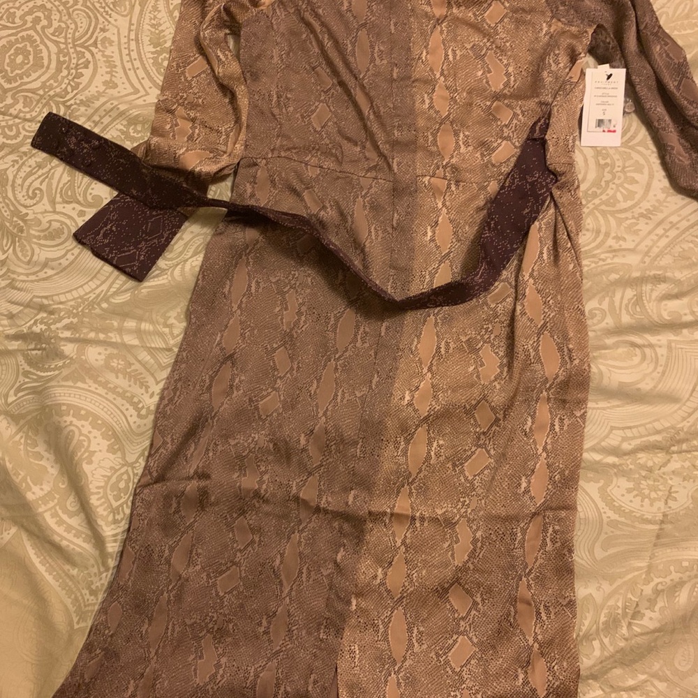 Dress - Picture 2 of 2